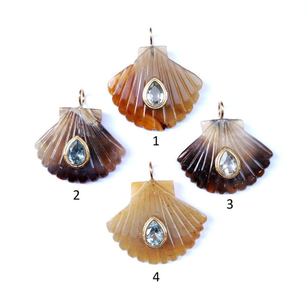 AMALFI Pendentif Coquillage sculpté Agate sertie Topaze blanche ou bleue, argent plaqué or