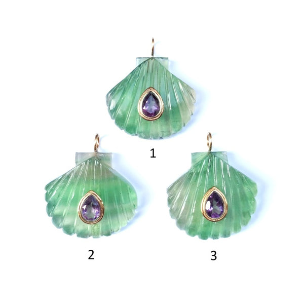 AMALFI Pendentif Coquillage sculpté Fluorite verte sertie Améthyste, argent plaqué or