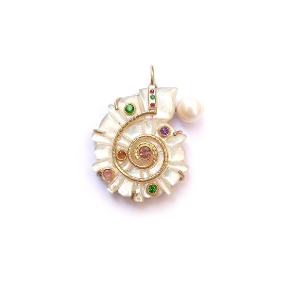 CAPRI Pendentif Ammonite Précieuse Nacre, Perle et pierres multicolores