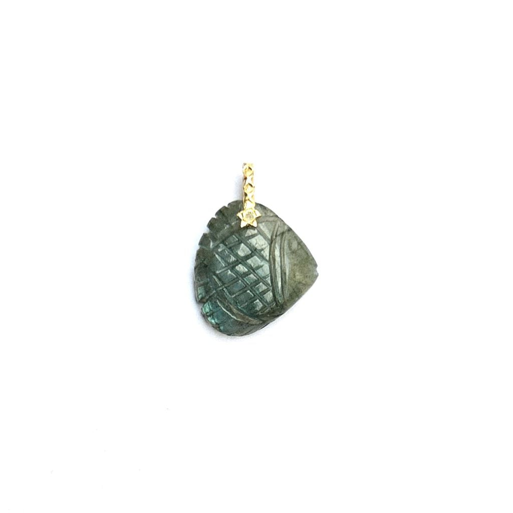 Charm DISCUS Labradorite sculptée, bélière Diamants, Argent 925 plaqué or 24 cts