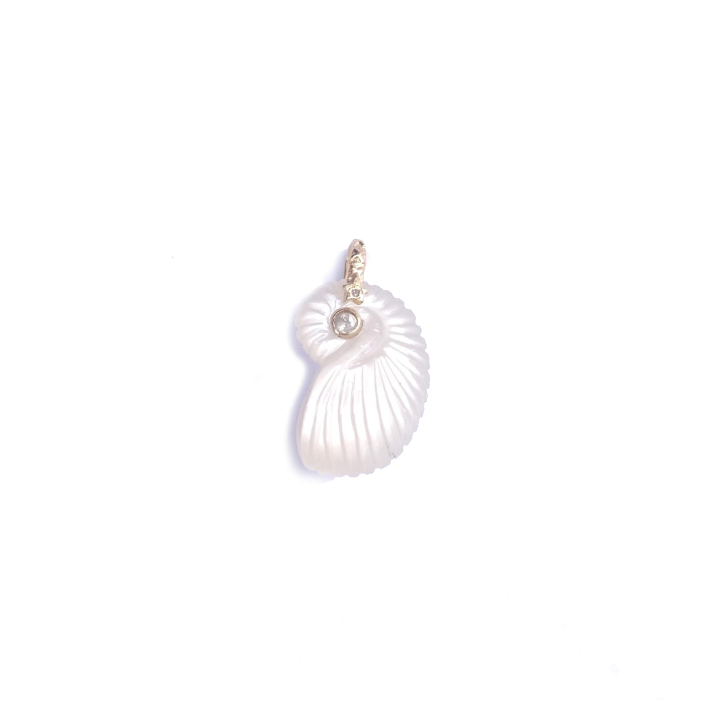 CHARM NAUTILUS Moonstone Blanche Bélière diamant argent plaqué or 24 cts