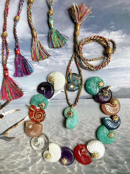 CHARM NAUTILUS Améthyste sertie Diopside, Bélière diamant, argent plaqué or 24 cts