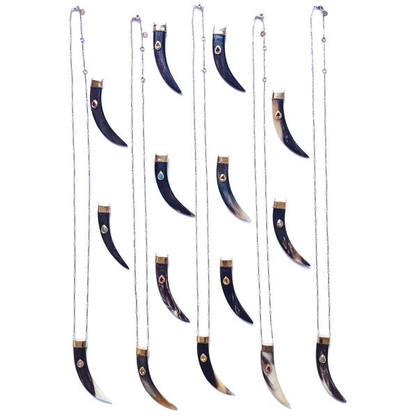 PHEBE Sautoir Corne naturelle sertie Citrine, Opale ou Grenat, doré 24 cts