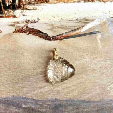 CHARM DISCUS Cristal sculpté, bélière Diamants, Argent 925 plaqué or 24 cts