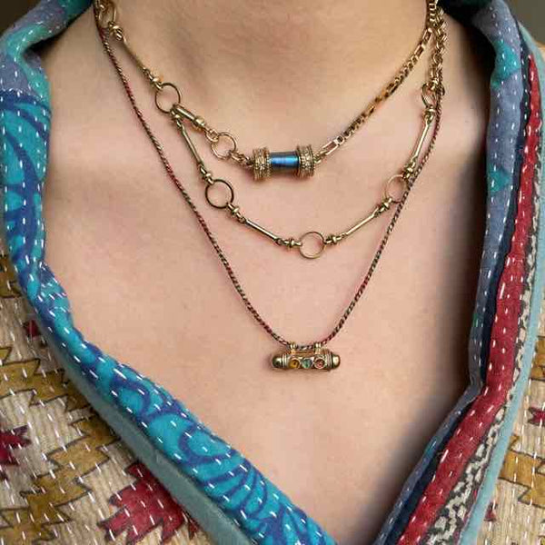 SECRET Collier Amulette Tourmalines - Cordon Rouge, Noir et Or