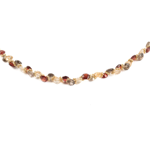 Collier en argent 925, plaqué or 3 microns et pierres fines naturelles Grenat, Topaze fumée et Citrine et perles fleurettes et finitions en argent plaqué or.  Longueur 41 à 43 cm.