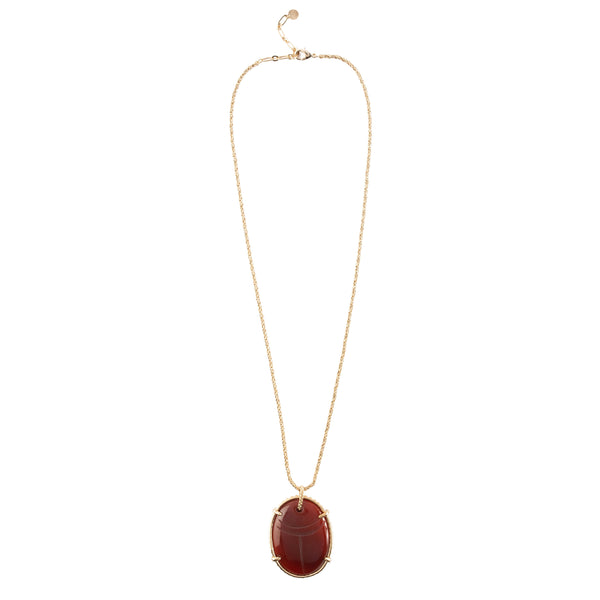 Collier en laiton plaqué or 24 carats 3 microns, pendentif scarabée porte-bonheur sculpté en Cornaline.  Longueur réglable de 51 cm à 56 cm.